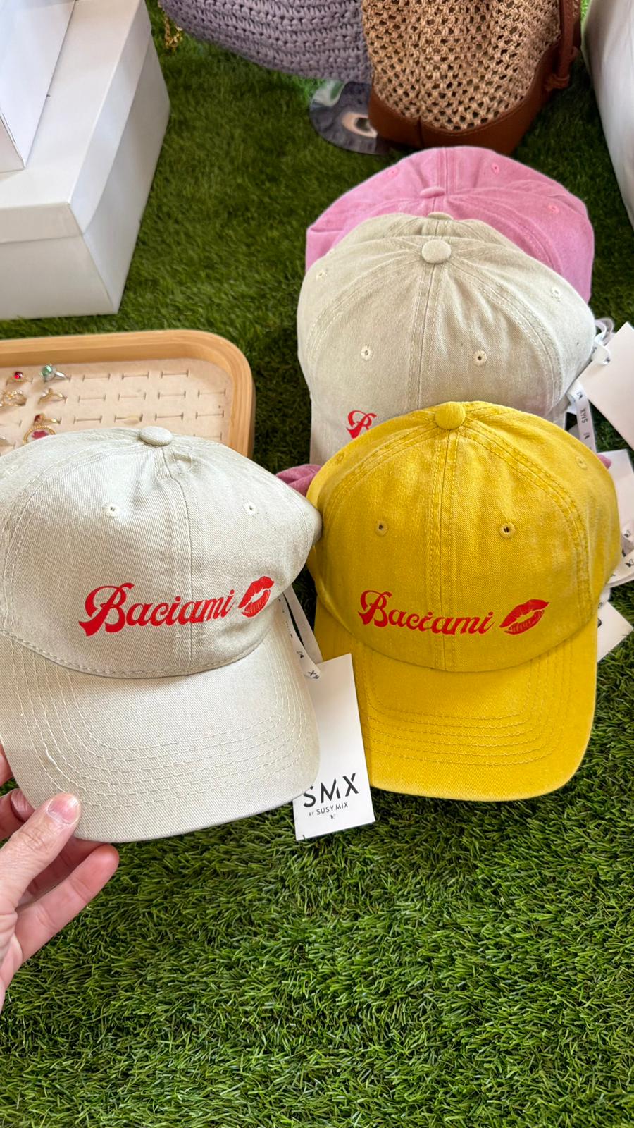 CAPPELLO BACIAMI SUSY MIX