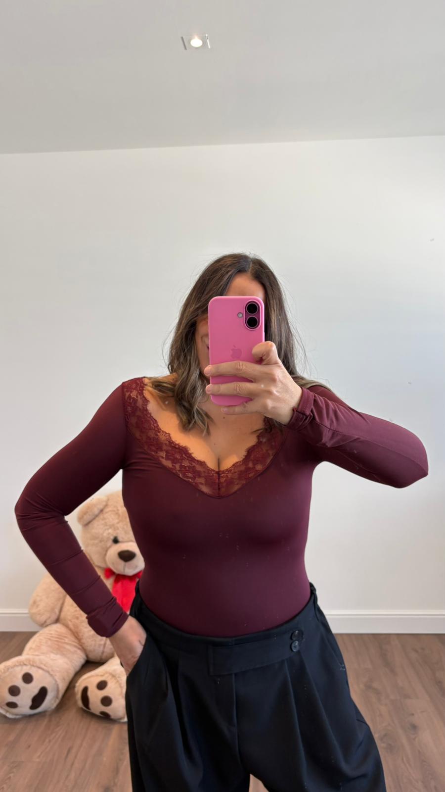 MAGLIA CON SCOLLO IN PIZZO A14243 NEW