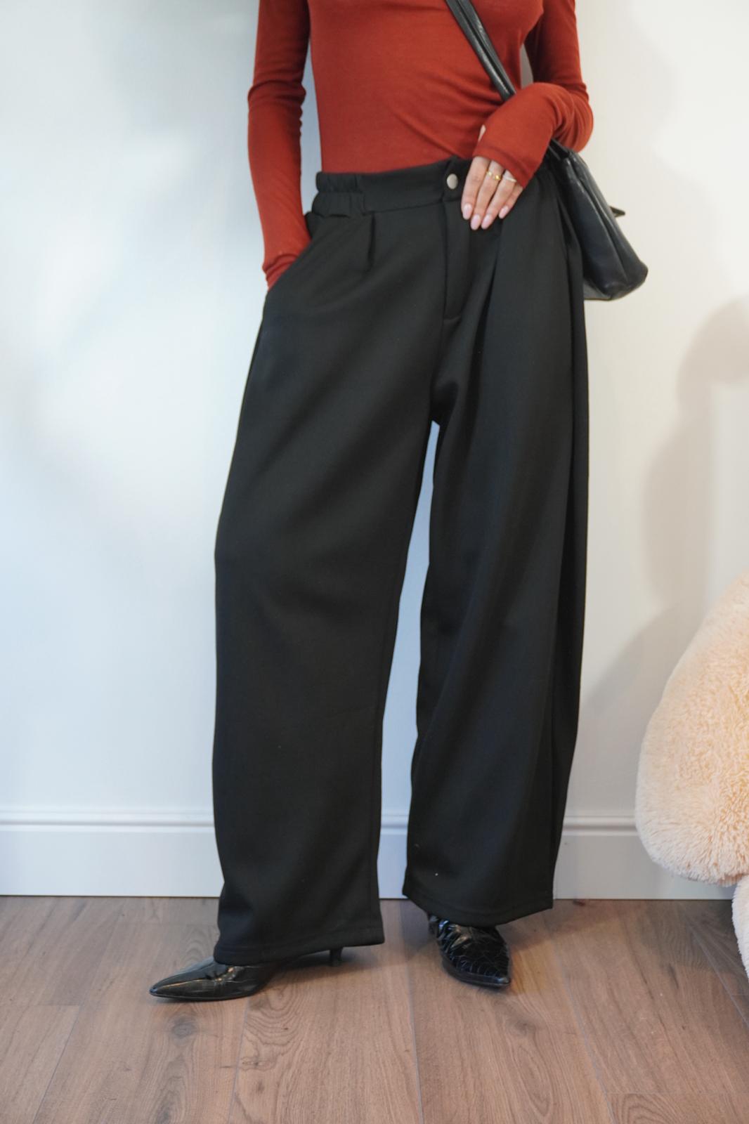 PANTALONE NERO CON BOTTONE 53118 NEW