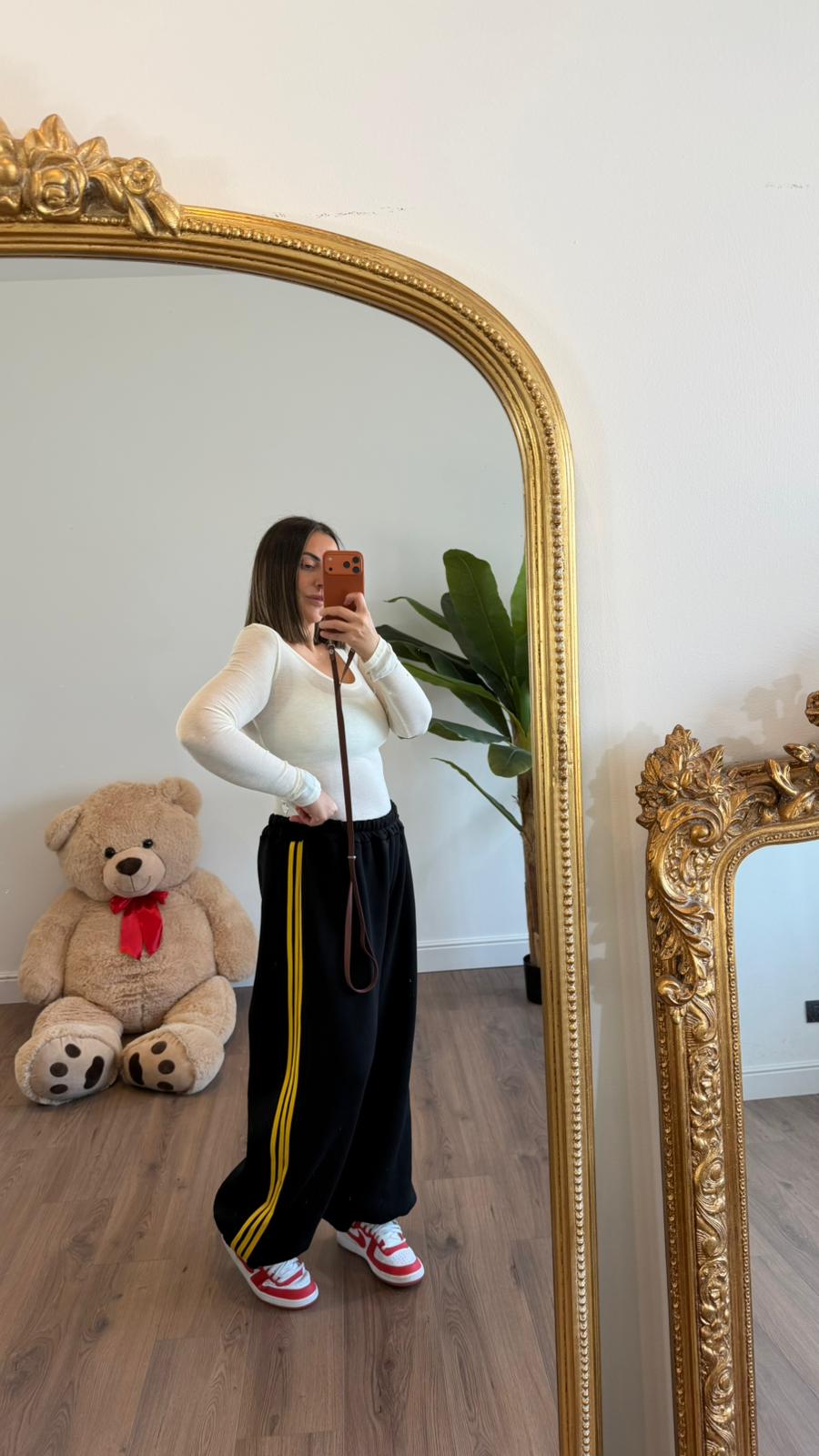 PANTALONE TUTA NERO CON BANDA GIALLA 8142 NEW