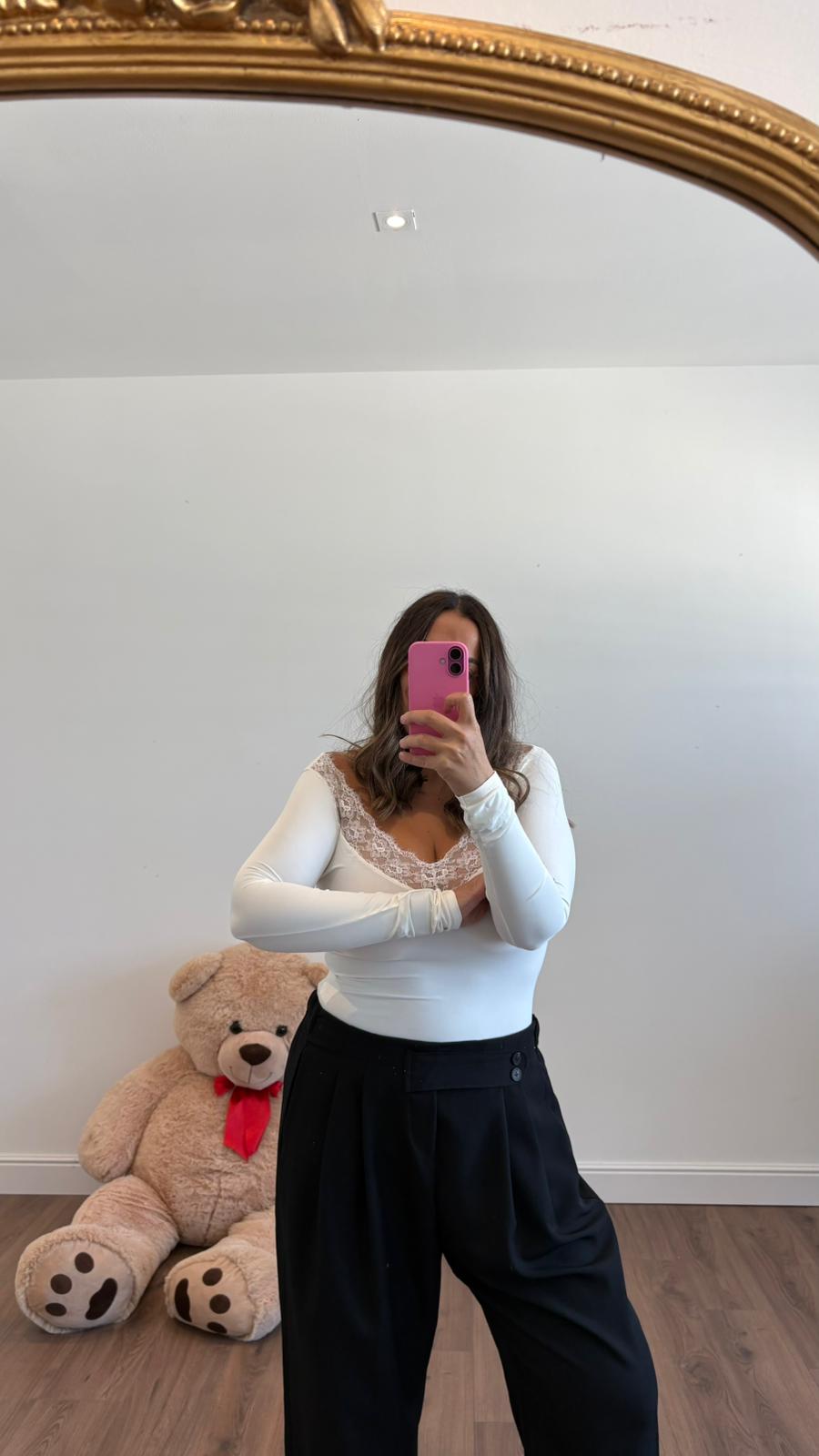 MAGLIA CON SCOLLO IN PIZZO A14243 NEW