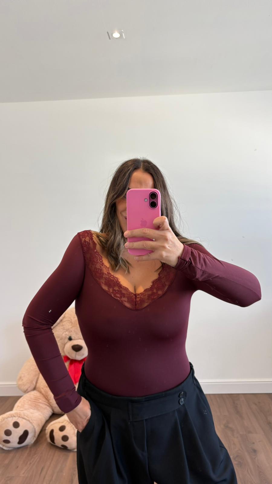 MAGLIA CON SCOLLO IN PIZZO A14243 NEW