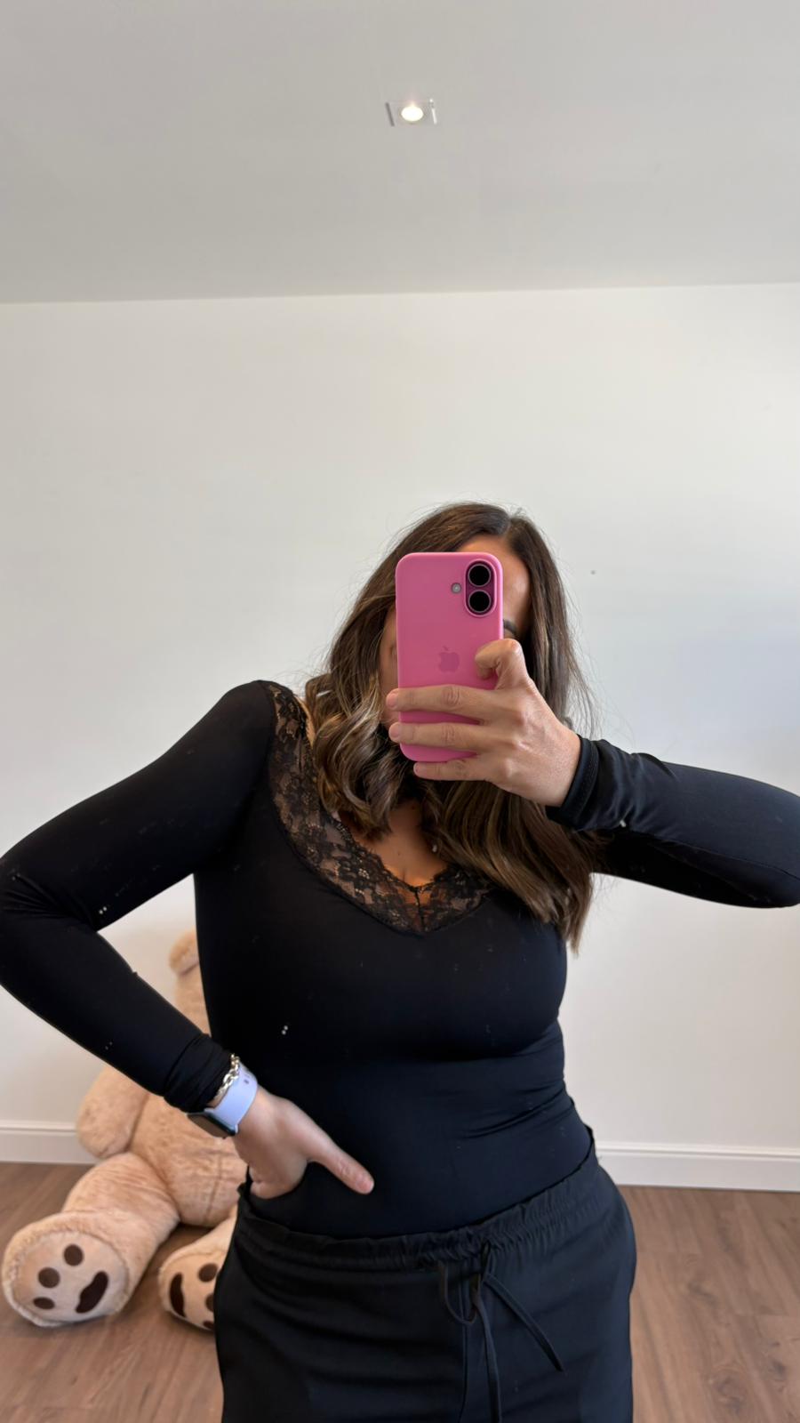 MAGLIA CON SCOLLO IN PIZZO A14243 NEW