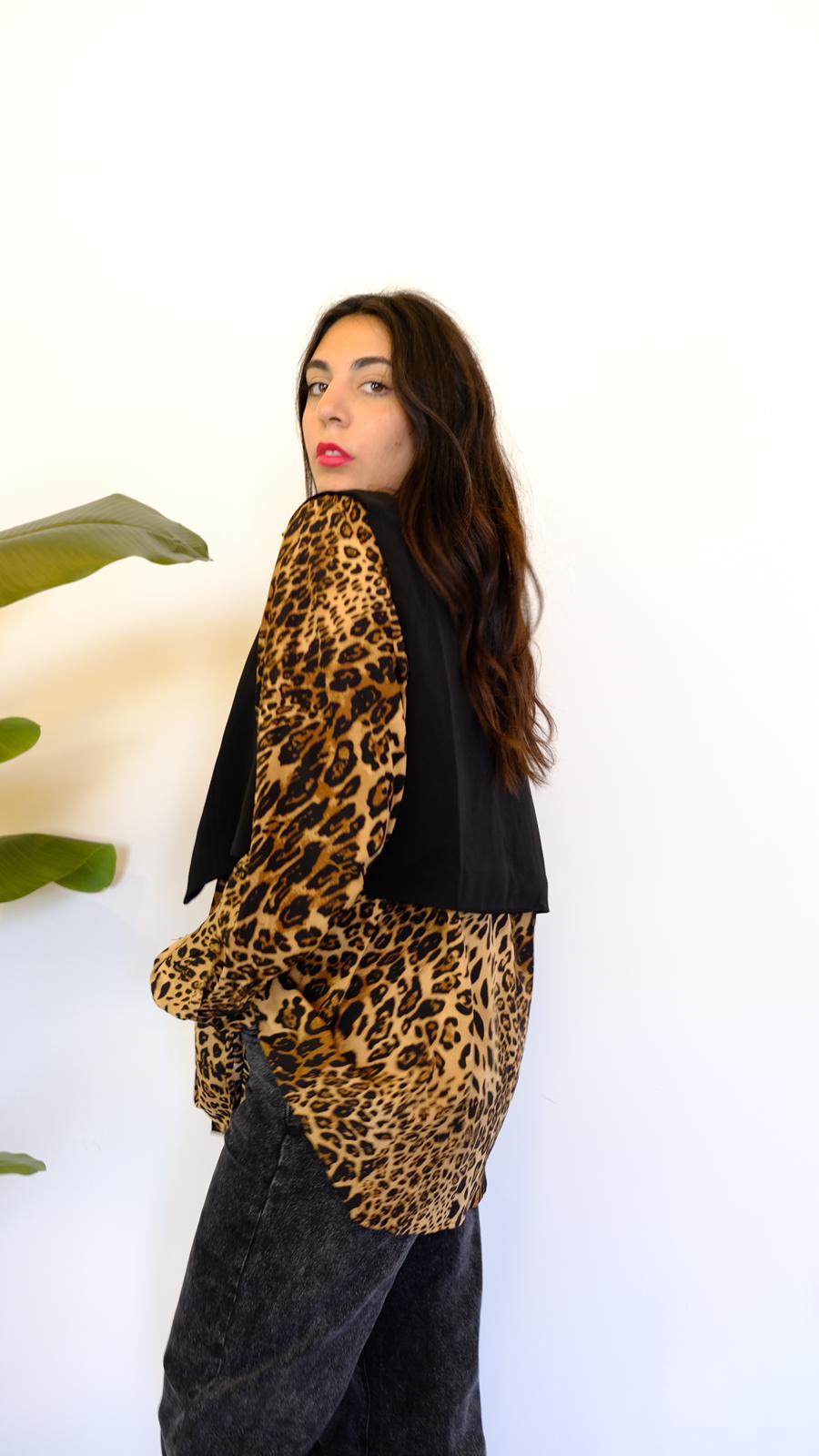 CAMICIA LEOPARDATA CON GILET 0039