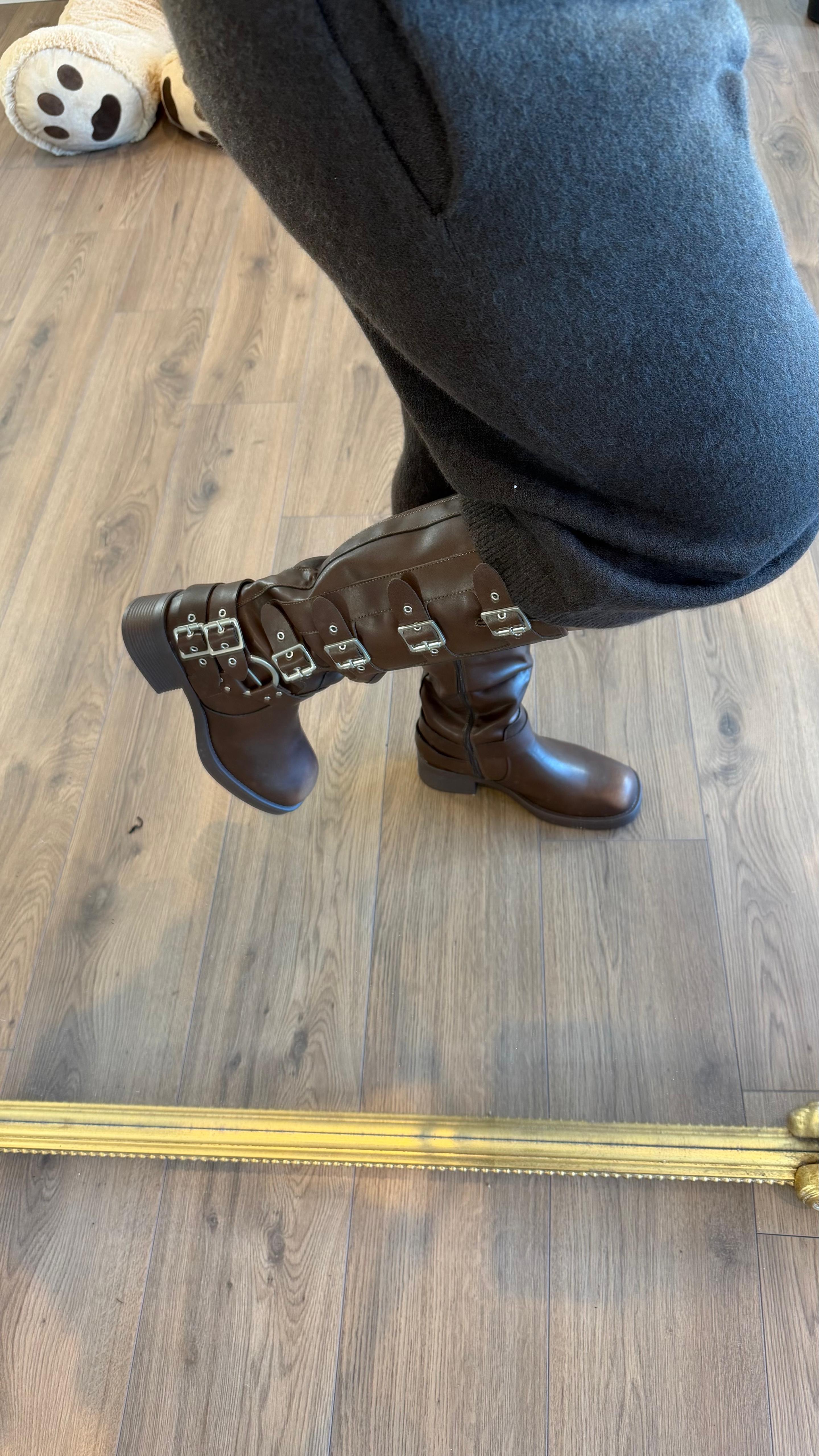 STIVALE FIBBIE KY188 NEW