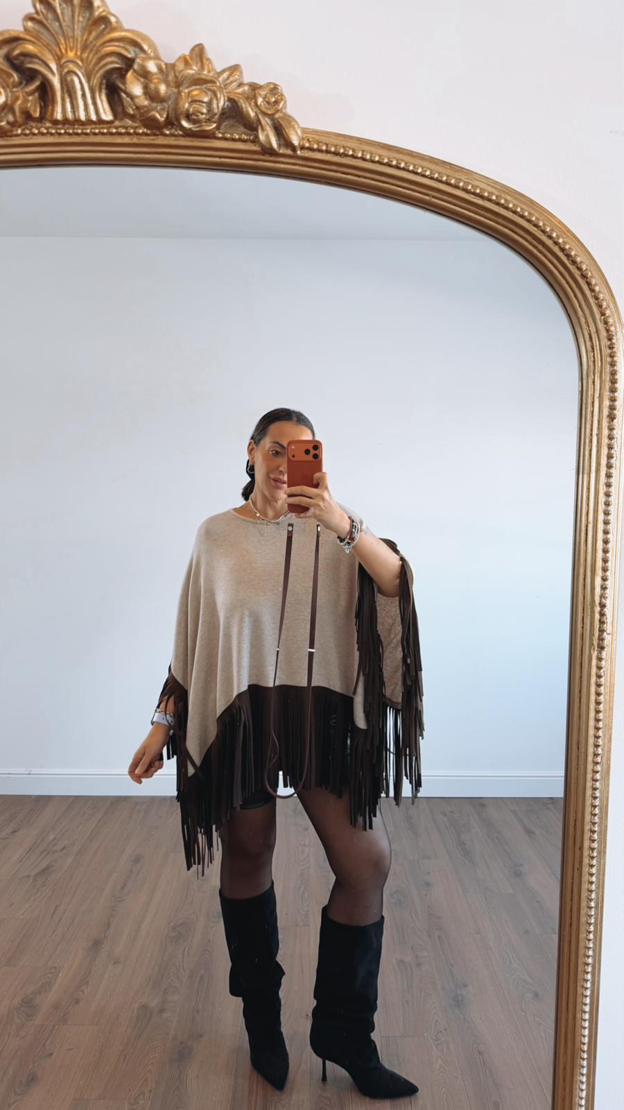 MANTELLA BEIGE CON FRANGE 5583